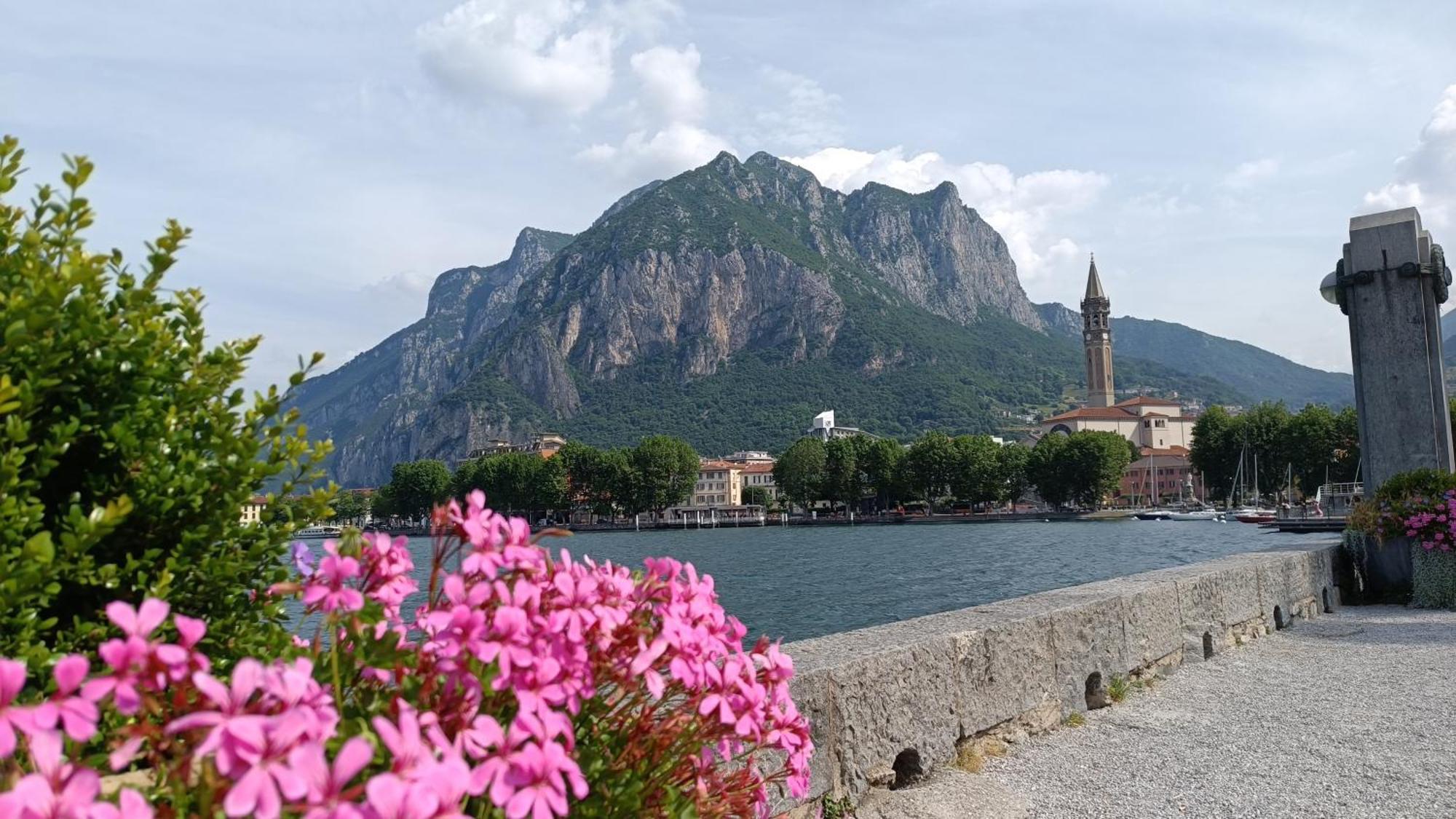 Finestra Sulla Piazza Apartamento Lecco Exterior foto