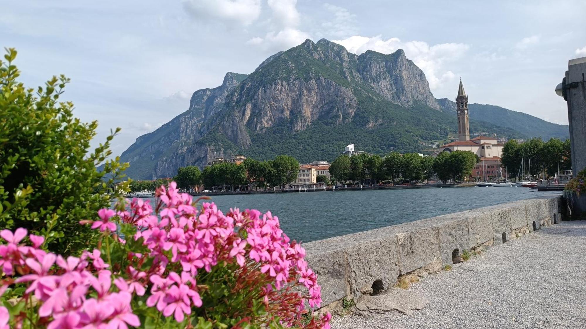 Finestra Sulla Piazza Apartamento Lecco Exterior foto